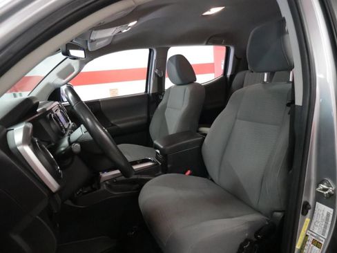 Used 2018 Toyota Tacoma SR5 image 9