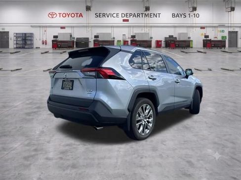 Used 2020 Toyota RAV4 XLE Premium AWD/4WD image 7