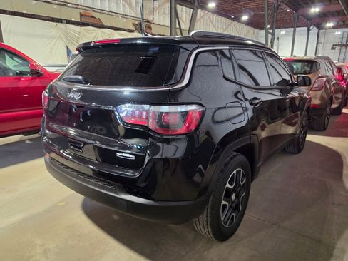 Used 2022 Jeep Compass Latitude w/ Convenience Group AWD/4WD image 2