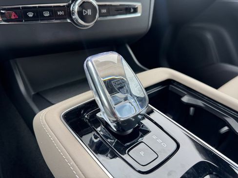 New 2025 Volvo XC90 T8 Core AWD/4WD image 16