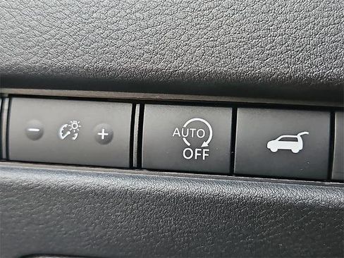 Certified 2025 Nissan Rogue Platinum image 27