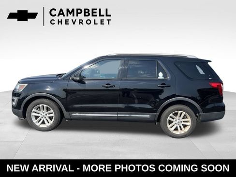 Used 2017 Ford Explorer XLT w/ Equipment Group 202A FWD image 2
