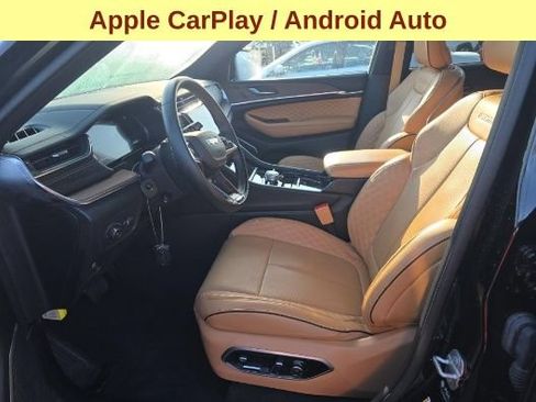 Used 2025 Jeep Grand Cherokee Summit AWD/4WD image 10