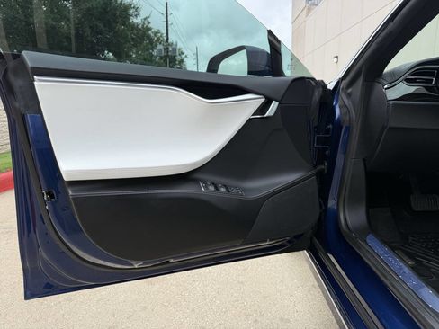 Used 2018 Tesla Model S 100D AWD/4WD image 9
