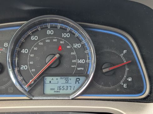 Used 2014 Toyota RAV4 Limited w/ Technology Package AWD/4WD image 29
