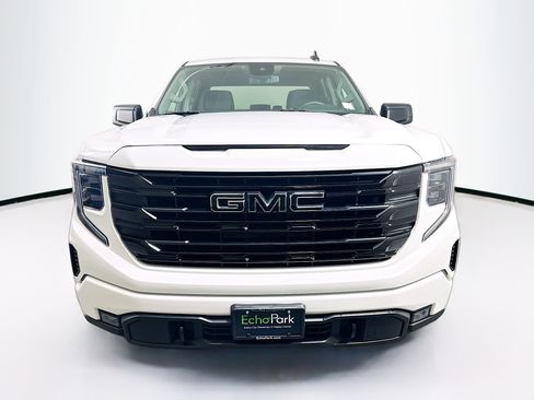 Used 2023 GMC Sierra 1500 Elevation image 2