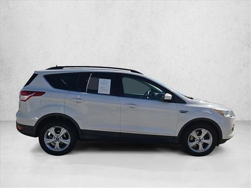 Used 2015 Ford Escape SE w/ Equipment Group 201A image 4