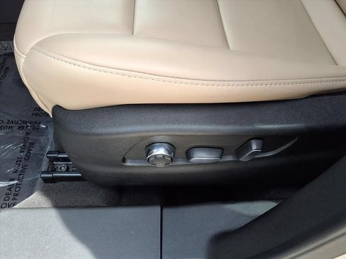 Certified 2025 Cadillac XT4 Premium Luxury FWD image 21