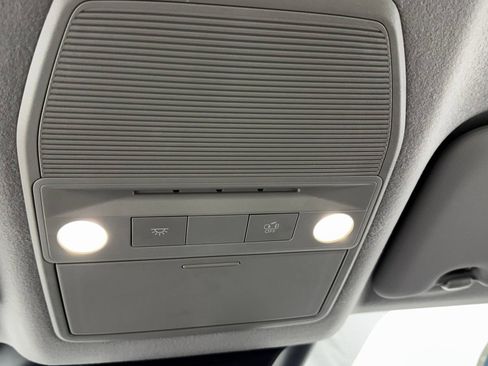 Certified 2025 Nissan Kicks SR FWD image 31