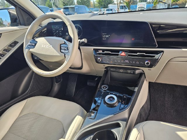 Certified 2023 Kia Niro Wind w/ Wind Preserve Package FWD image 14