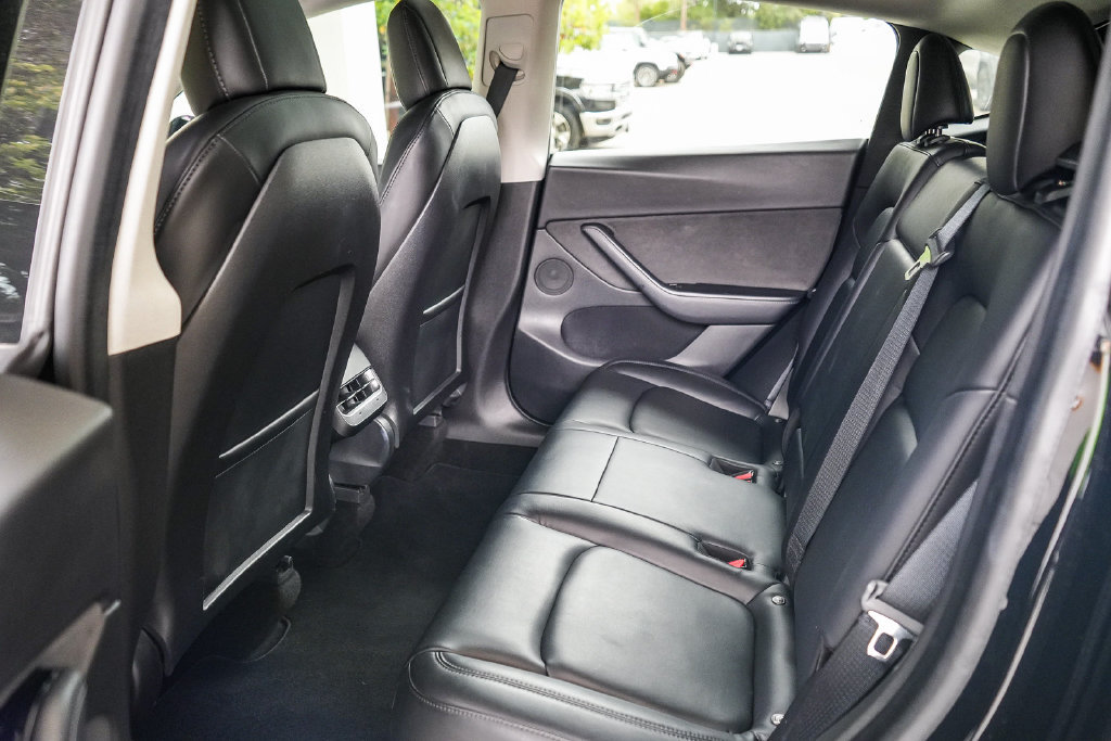 Used 2021 Tesla Model Y Long Range AWD/4WD image 15