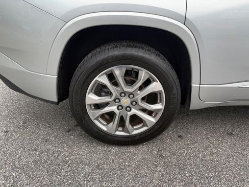 Certified 2019 Chevrolet Traverse Premier w/ Driver Confidence II Package FWD image 23