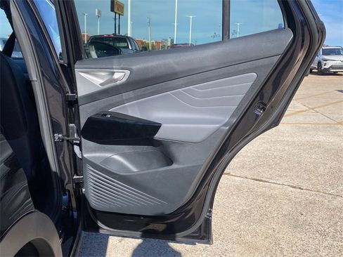 Used 2023 Volkswagen ID.4 Pro S image 12