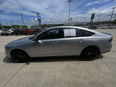 Used 2025 Honda Accord Sport image 5