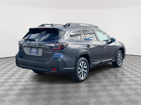 Used 2023 Subaru Outback Premium image 3