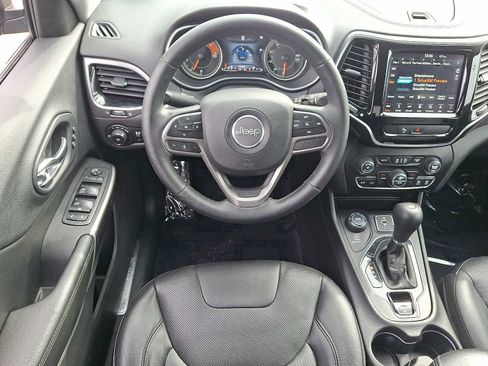 Used 2019 Jeep Cherokee Limited image 12