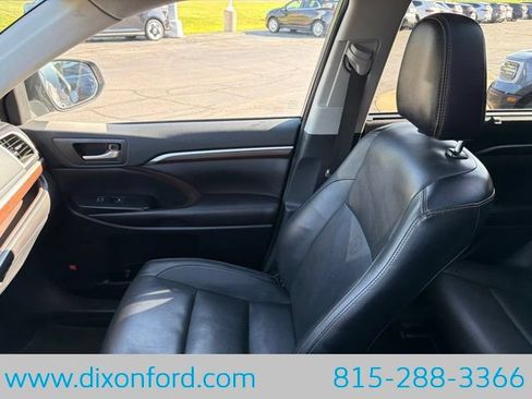 Used 2016 Toyota Highlander Limited Platinum AWD/4WD image 22