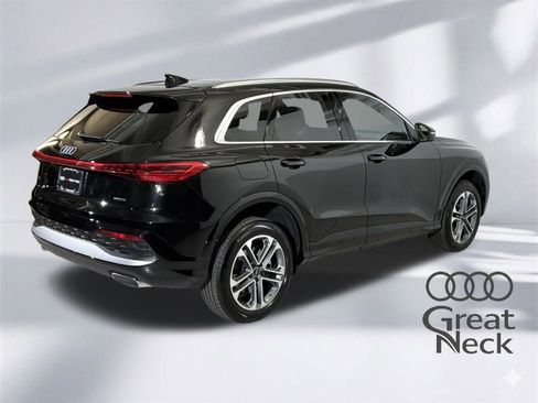 Certified 2025 Audi Q5 2.0T Premium w/ Convenience Package image 10