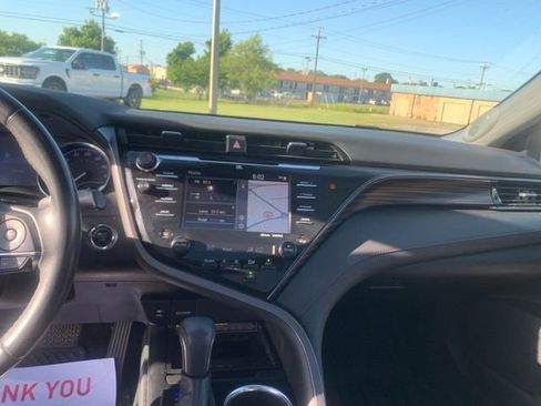 Used 2019 Toyota Camry XLE w/ Navigation Package FWD image 19