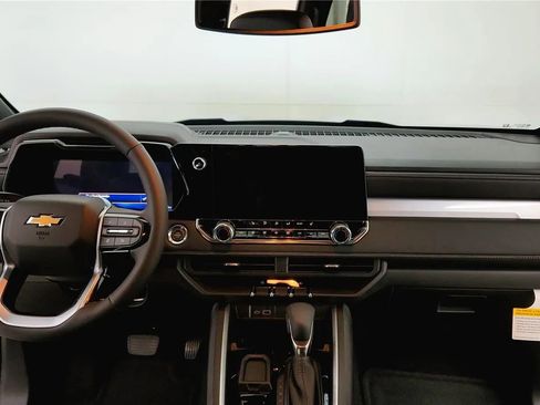 New 2025 Chevrolet Colorado LT w/ LT Convenience Package image 36