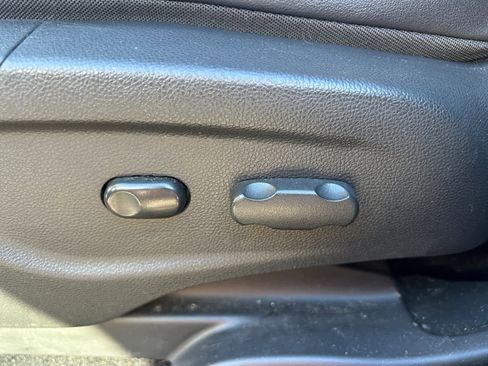 Used 2019 Chevrolet Trax LT w/ LT Convenience Package image 25