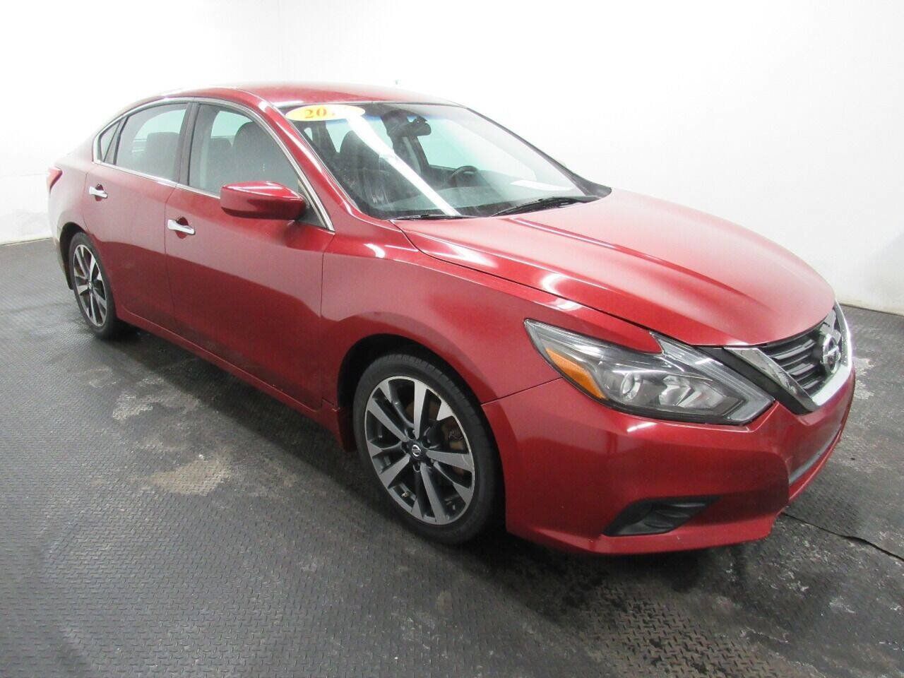 Used 2016 Nissan Altima 2.5 SR FWD image 3