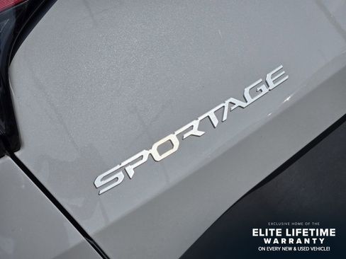 Used 2026 Kia Sportage EX FWD image 10