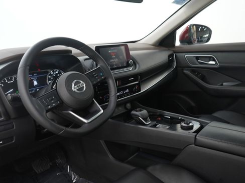 Used 2021 Nissan Rogue SV w/ Premium Package image 25