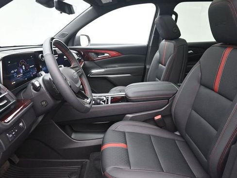 New 2026 Chevrolet Traverse RS w/ LPO, Floor Liner Package FWD image 16