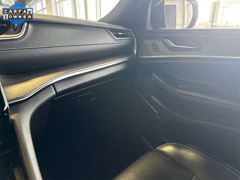 Used 2023 Jeep Grand Cherokee Overland w/ Luxury Tech Group IV image 24