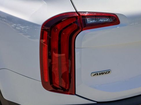 Used 2022 Kia Telluride LX AWD/4WD image 7