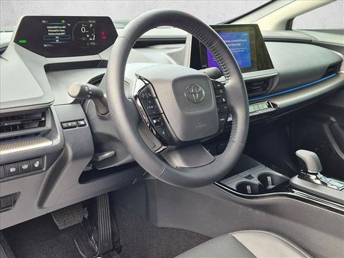 Used 2026 Toyota Prius XLE FWD image 9
