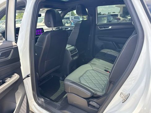 Used 2024 Volkswagen Atlas Cross Sport SEL Premium R-Line AWD/4WD image 20