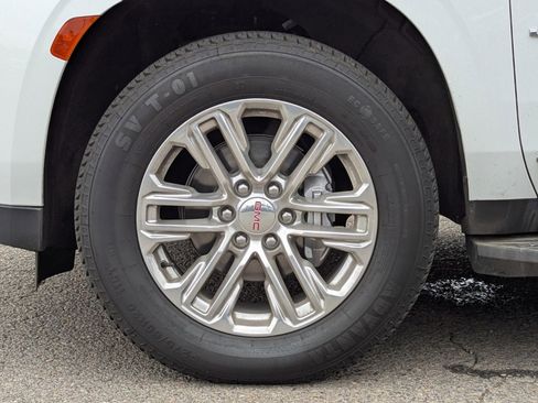 Used 2023 GMC Yukon SLT image 43