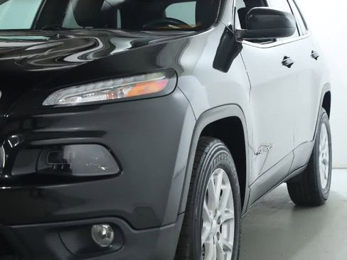 Used 2015 Jeep Cherokee Latitude w/ Cold Weather Group image 4