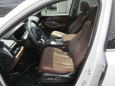 Certified 2024 Acura MDX SH-AWD w/ Technology Package image 13