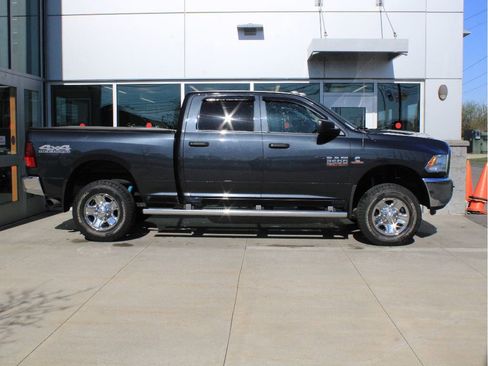 Used 2018 RAM 2500 Tradesman w/ Chrome Appearance Group AWD/4WD image 4