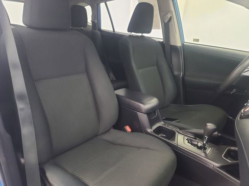Used 2018 Toyota RAV4 LE image 17