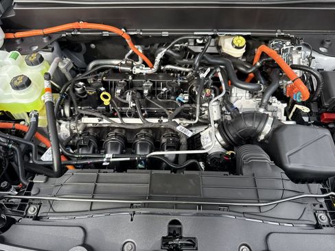 New 2025 Ford Maverick XL w/ Equipment Group 101A image 24