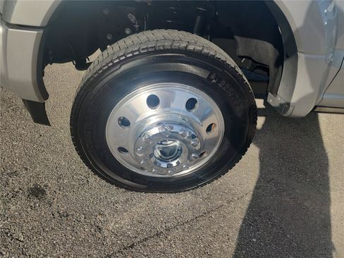 Certified 2019 Ford F450 Platinum w/ Platinum Ultimate Package AWD/4WD image 10