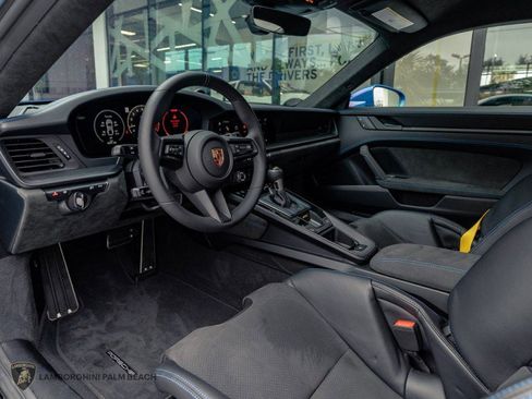Used 2025 Porsche 911 GT3 image 25