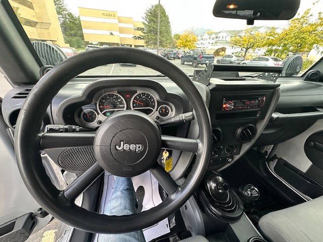 Used 2010 Jeep Wrangler Unlimited Sport AWD/4WD image 14