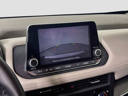 Used 2025 Nissan Rogue SV w/ SV Premium Package FWD image 13