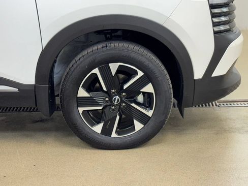 New 2026 Nissan Kicks SV w/ SV Premium Package AWD/4WD image 4