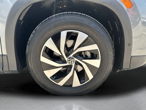 Used 2025 Volkswagen Tiguan S FWD image 44