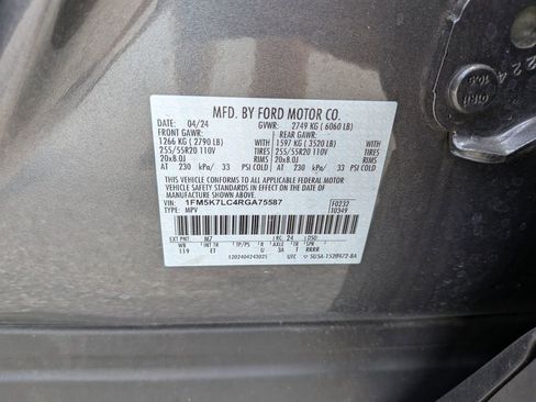 Used 2024 Ford Explorer King Ranch w/ Technology Package RWD image 34