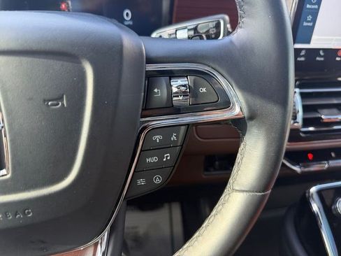 Used 2022 Lincoln Navigator L Reserve AWD/4WD image 23