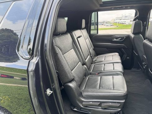 Used 2022 Chevrolet Suburban Z71 w/ Luxury Package AWD/4WD image 16