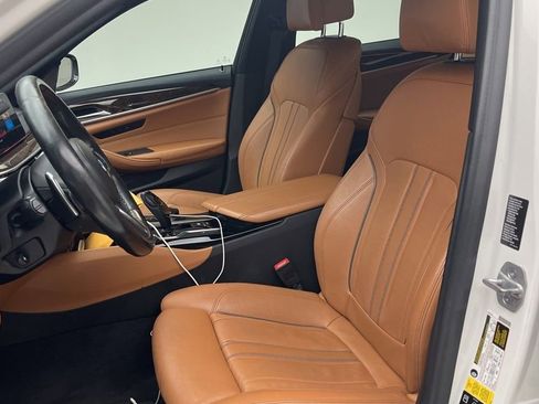 Used 2018 BMW M550i xDrive AWD/4WD image 5