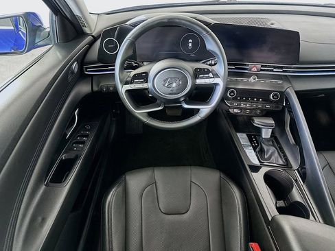 Used 2021 Hyundai Elantra Limited FWD image 4